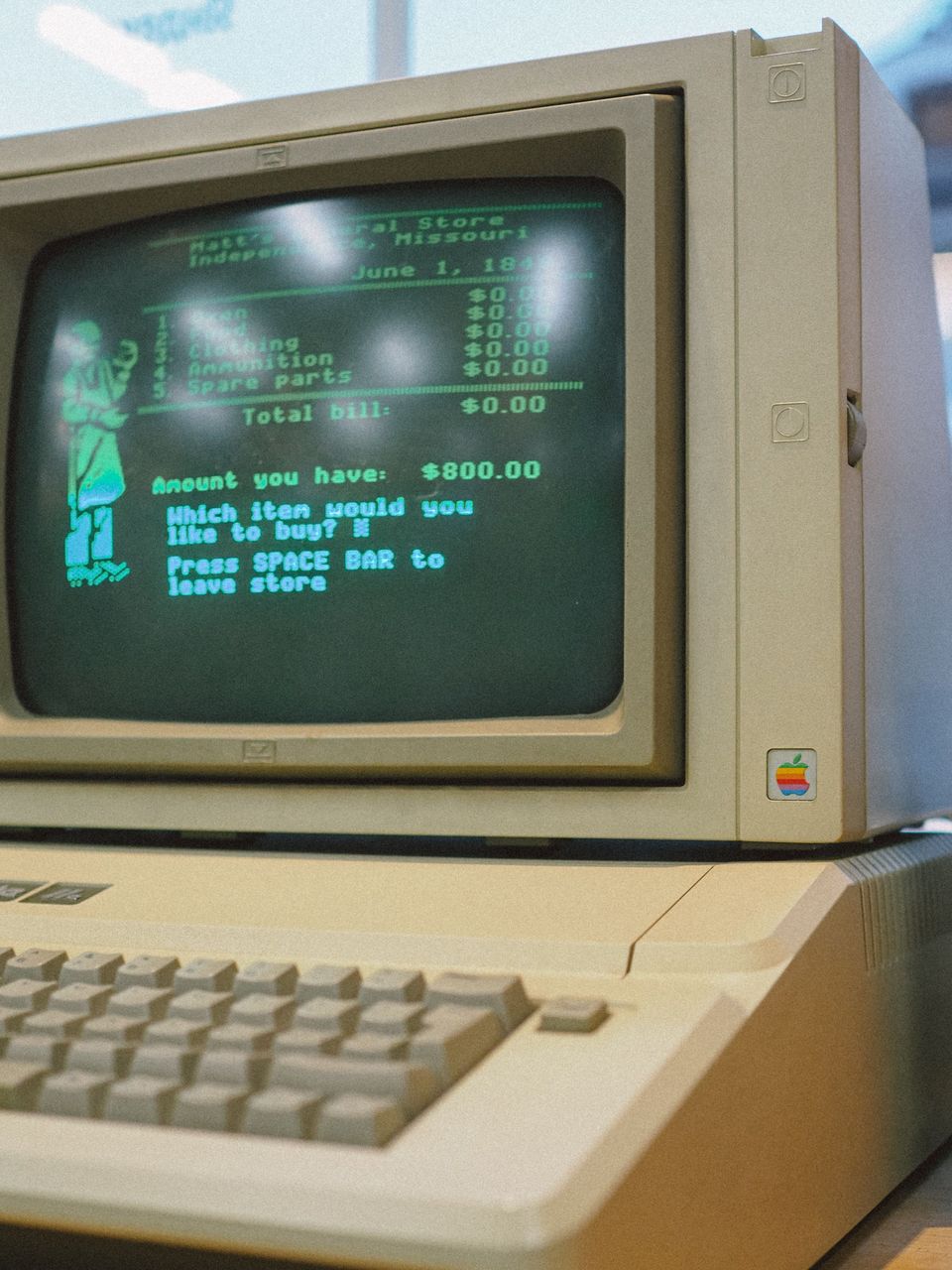 Ordenador de los 80 con pantalla de fósforo verde, como los de sus inicios