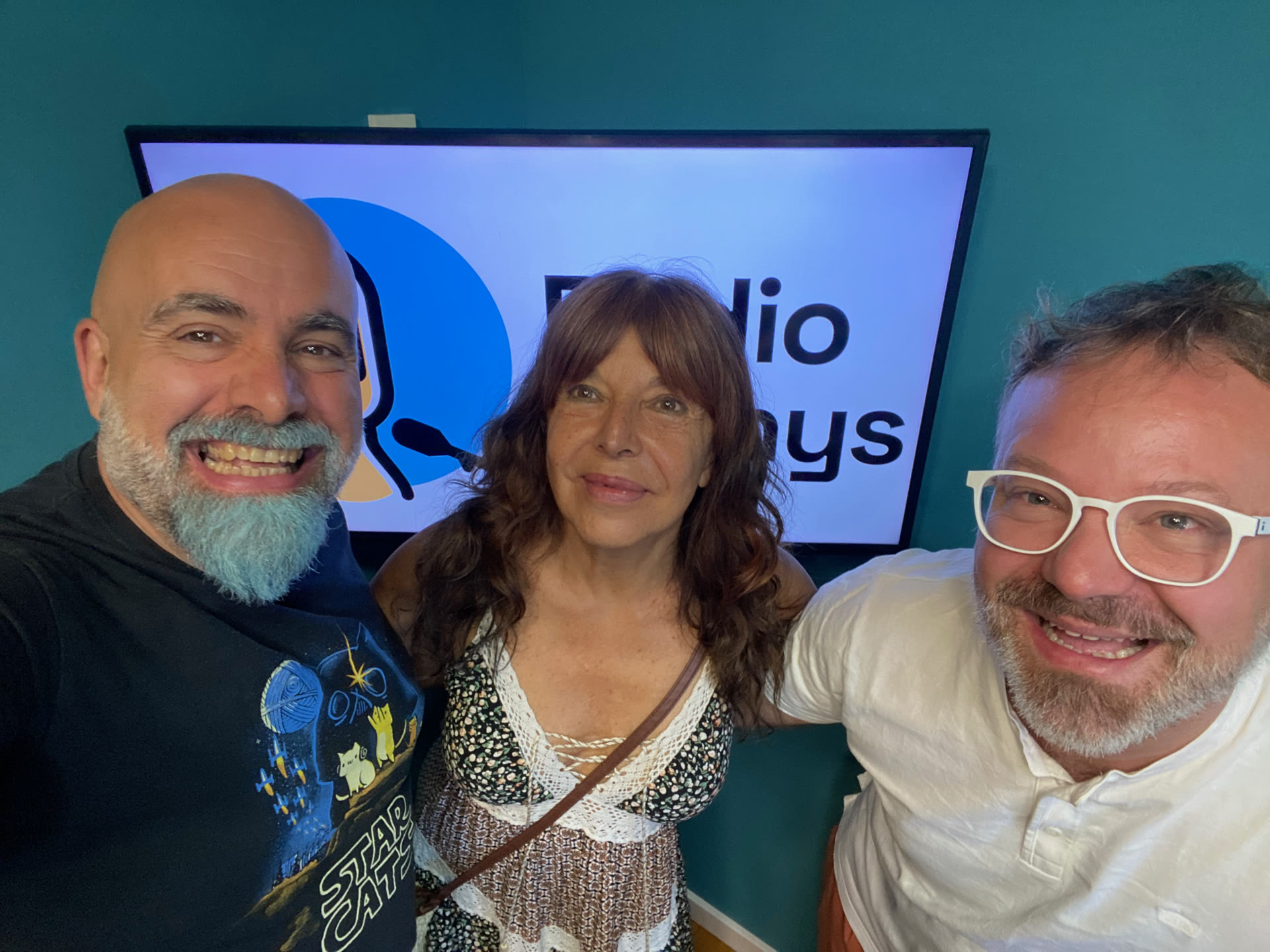 David Herrero, Pilar Doblado Blázquez y Jordi Anglada en el estudio 1 de Ràdio Arenys